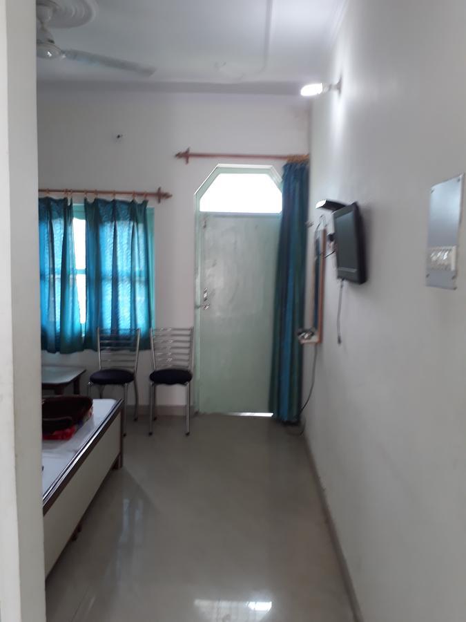 Hotel Govind Rudraprayāg Екстериор снимка